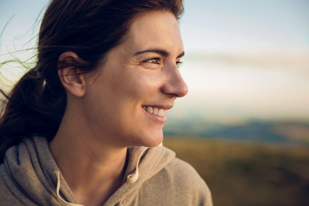 femme souriante