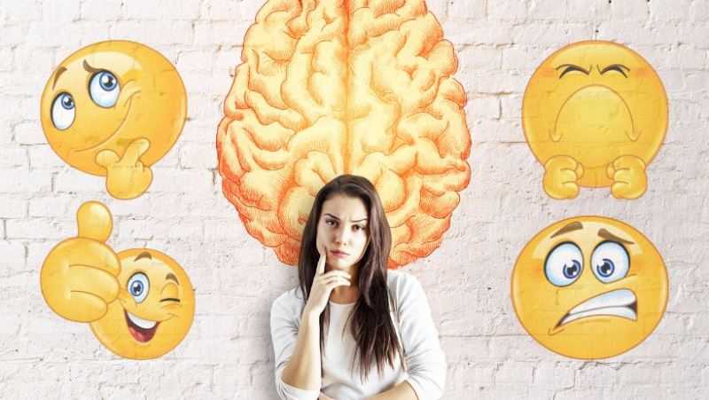 Une femme avec une bonne intelligence émotionnelle
