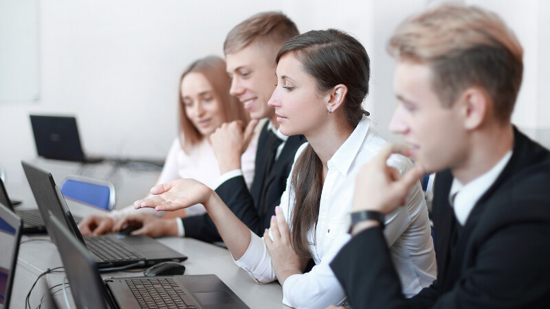 Des personnes en train de suivre une formation de préparation mentale