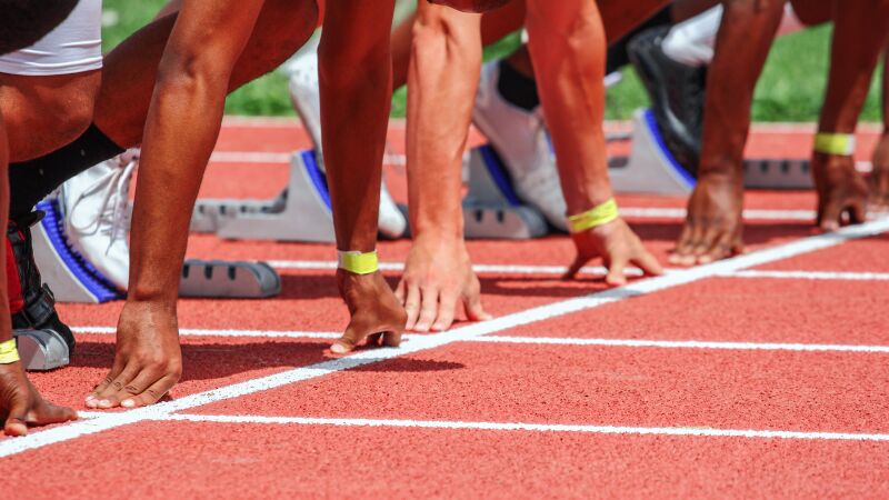 Le départ d'une course où les athlètes ressentent toujours la pression