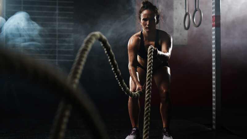 Une sportive qui s'entraine beaucoup pour rester performante