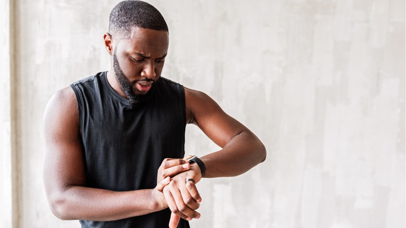 Un sportif stressé en anxieux qui a besoin d'une préparation mentale