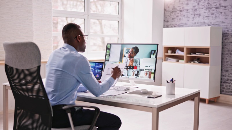 Une visio conférence avec un coach en dépolarisation