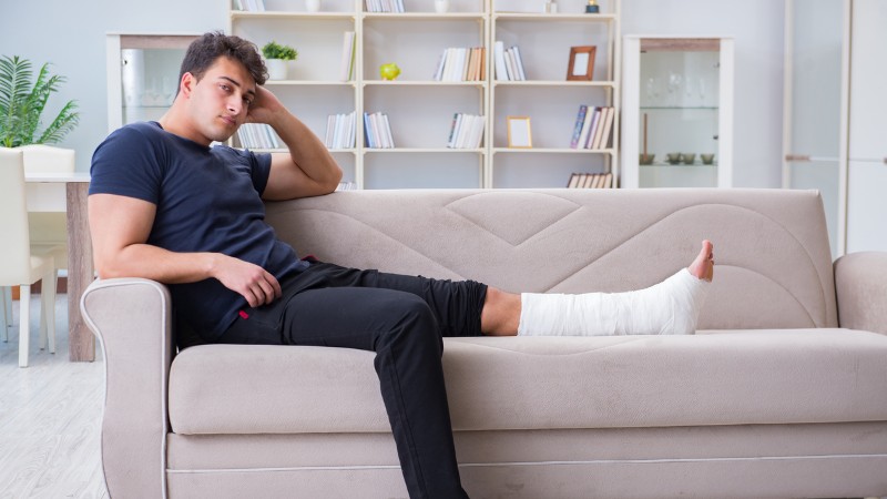 Un basketeur frustré car blessé et en convalescence