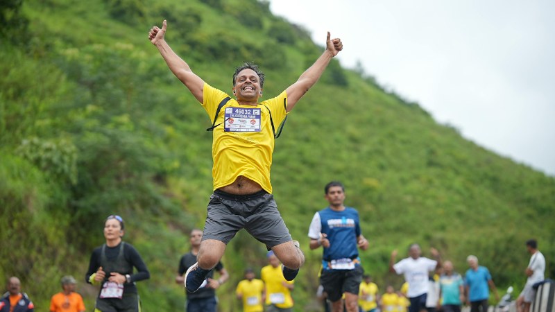 Un coureur amateur qui vient d'atteindre son objectif en running