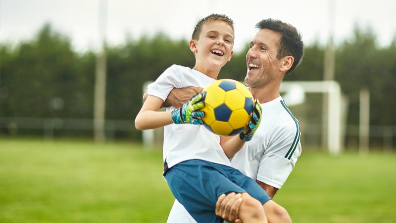 Un jeu gardien de but et son père préparateur mental