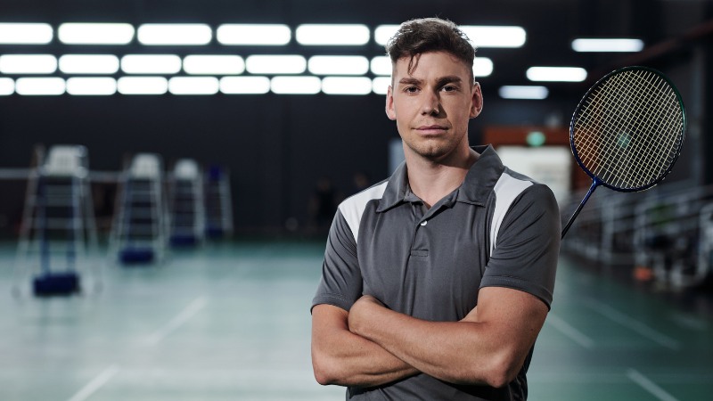 Un joueur de badminton serein grâce à la dépolarisation