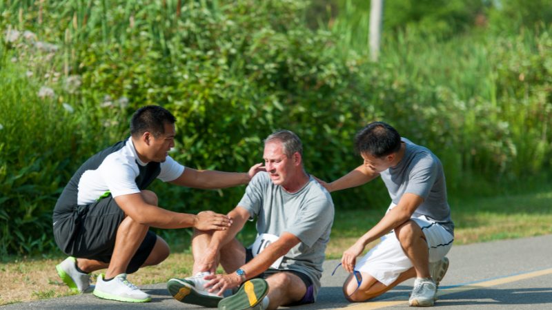 Un runner blessé pendant une compétition de running
