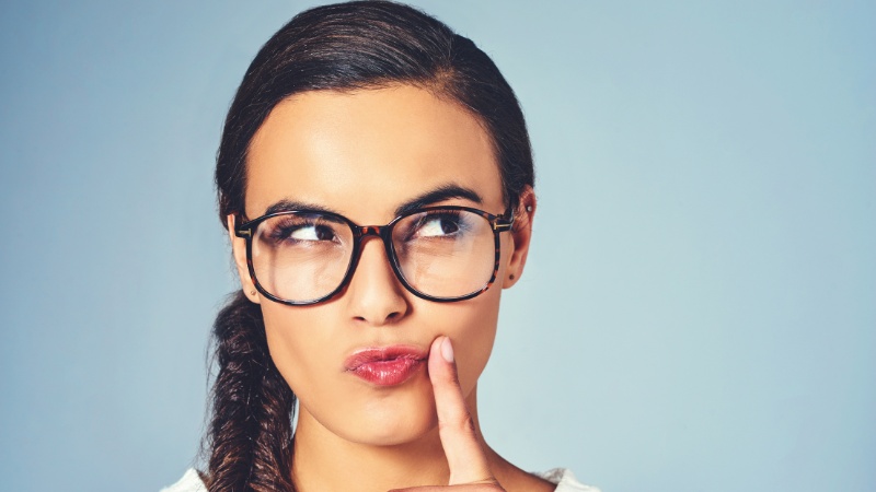 Une femme qui se demande comment lâcher le mental