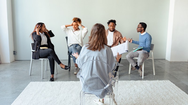Une séance de coaching de groupe en dépolarisation pour apprendre à relâcher le mental