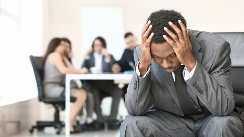 Un homme qui a besoin de s'endurcir mentalement