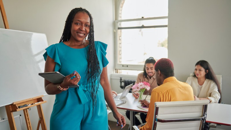 Une experte en coaching professionnel dans une entreprise