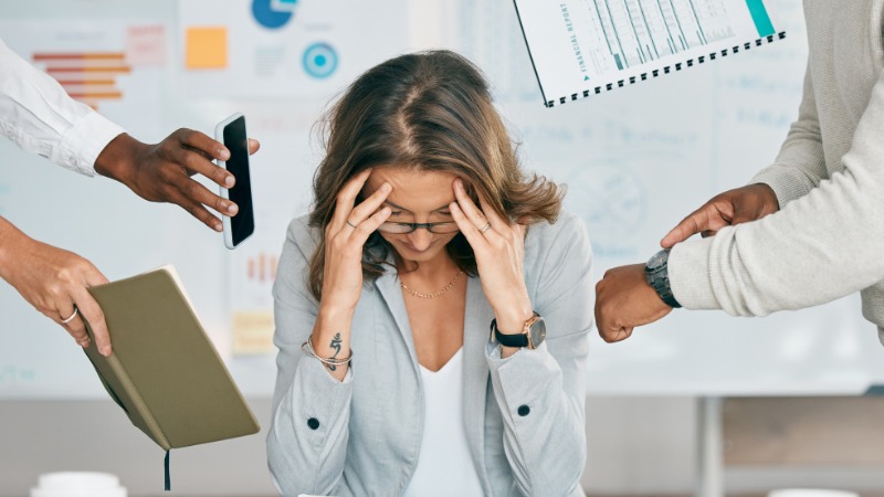 Une femme débordée et pas calme car elle veut tout contrôler
